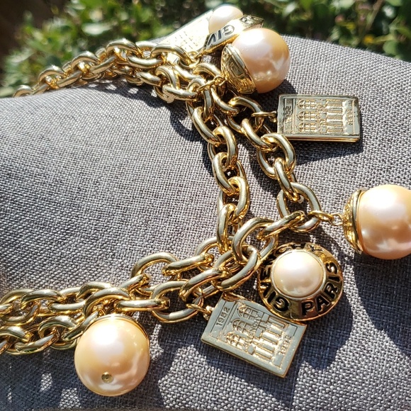 Givenchy Necklace - Picture 10 of 12